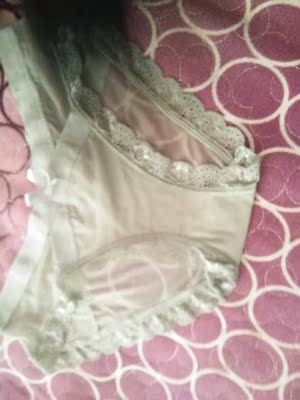 内裤收到了，很满意跟图片描述的一样，找个小模特不配合比较害羞😓😓