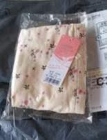 内内收到了，很满意 ，摸起来跟柔软，穿着舒服，性价比高，摸在手里的感觉 非常好，做工非常仔细，没 有多余的线头, 特别喜欢，清洗了之后来评价的，一点不褪色，也没有浮毛。很舒适，很软，弹力很好，不会勒。很贴身，又不紧绷，每一件颜色很好看，以后还会光顾！质量非常好，纯棉的，穿着很舒服，洗过了 不掉色不浮毛，很好选择很清爽的颜色，材质是纯棉的，洗了不会掉色也不会缩水哦，穿着舒服自在，一点也不勒肚子，吸汗透气性很好，设计剪裁很合理，没有多余的线头的情况，穿上很贴肤，不紧绷，总的来说特别棒！