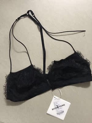 尊敬的商家，发货前能不能辛苦一点先检查一下货物才寄出呢，我一打开准备试穿时，小带子就脱了出！