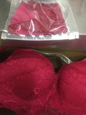 超级棒，已经是第二次购买，这款拖胸设计的很好，非常的性感，大爱