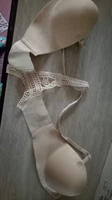 穿着舒服，聚拢效果很好。一直想找的款式，领了优惠劵超值的，下次买内衣还会再来。非常满意，给五星好评哈。 