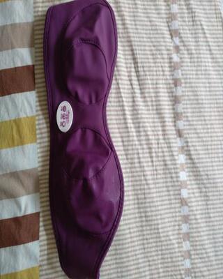 个人感觉效果还不错。用的时候。建议亲们先涂完精油后再按摩，然后再使用仪器热敷按摩可以促进吸收。这样使用后的胸部感觉效果会更好的。我就是这样做的。为了美就得付出啊，值得一提的是朋友花好几千，买了胸部产品，那么贵，太心疼钱了。我也使用了她的，我觉得还是我买的这个比较好些。做出来还要舒服一些。档位还可以根据自己舒适度选择，自动定时，穿戴也是可以调节，而且这个款式不会又任何尴尬。按摩内衣收到了，确实有效果。没有副作用以前用的美胸产品总是没效果，总是挺不起来。用了这款美胸仪罩杯明显变大，是正品。没有副作用效果确实不错很给力！ 效果这么好当然会继续使用。而且性价比也很高，满意坚持再巩固一下，希望一直这样美下去。