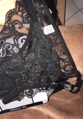 超好看的蕾丝 简直是超值 跟图片一样选的黑色 性感诱惑