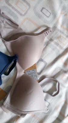 已经是第三次购买此款了，无钢圈，很舒服，这次两件不同码是分别替帮朋友买的，推荐给大家