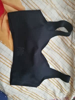 衣服已经收到，试穿了一下，非常满意，给之前在店里买的一样，比店里便宜多了，穿着非常舒服，准备给妈妈买一个。