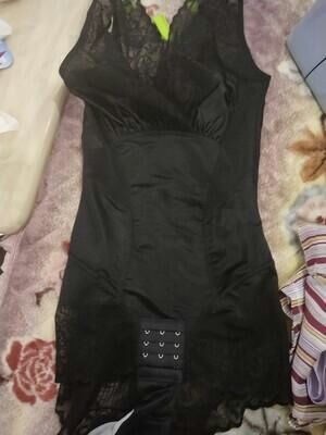 宝贝已经收到了，非常好，穿上挺舒服的，而且透气，非常满意的一次购物！穿上肚肚明显变小了好多，而且也没有紧的感觉，刚刚好，不知道是什么原理，真的很神奇，感觉非常棒！很期待后期瘦身的效果，敬请期待吧，有肚子的美女夏天穿衣服就应该备一个这样的瘦身衣，不管是应急还是日常，我都觉得很需要。宝贝很好值得推荐！