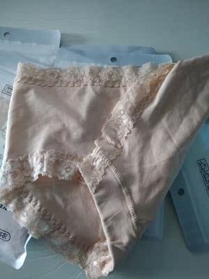 短裤包装很好，面料有弹性，手感舒服。很好很好。