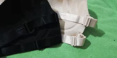 穿在身上很舒服 ,很软很贴身 后面带子可以调节的 不怕太松太紧 还送了透明肩带 很满意 物流也挺快的 穿在身上很舒服 ,很软很贴身 后面带子可以调节的 不怕太松太紧 还送了透明肩带 很满意 物流也挺快的