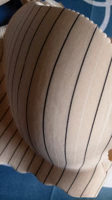 超薄，形状还可以。