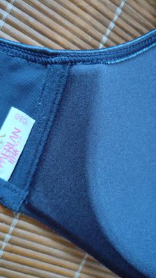 666,很符合我对这个产品的期待。产品很新颖,料子很舒服,肩带很细,应该不容易坏吧。我也是第一次购买,很喜欢。只是我感觉这个码子可能有点小吧,但是可以穿,可以接受。物流超级给力,点个赞。客服吗,可以。 666,很符合我对这个产品的期待。产品很新颖,料子很舒服,肩带很细,应该不容易坏吧。我也是第一次购买,很喜欢。只是我感觉这个码子可能有点小吧,但是可以穿,可以接受。物流超级给力,点个赞。客服吗,可以。