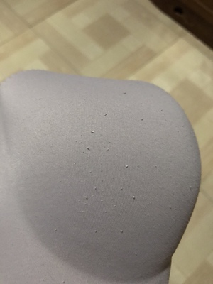 一开始穿还可以，洗了几次起球，跟地摊货一样，不建议上当购买