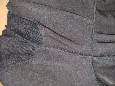 发货速度快,裤子弹力好,有前后面穿着舒服,做工好,没有线头也没有断线情况,内里锁边整齐。上半部料子很簿凉快。我158体重120斤,穿着正好。 发货速度快,裤子弹力好,有前后面穿着舒服,做工好,没有线头也没有断线情况,内里锁边整齐。上半部料子很簿凉快。我158体重120斤,穿着正好。