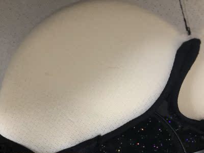 包装很上档次哦！面料很舒服，价格也很给力，平常在实体店差不多也得100多吧～这个居然还不用，上身很聚拢，没钢圈，无束缚感，很舒服！最喜欢的聚拢内衣了，店家服务态度很好，物流很快！服务周到