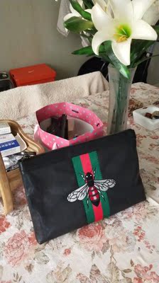 【揭秘】菲卡奴男包怎么样，质量很差是真的吗