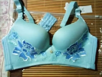好漂亮的文胸，颜色鲜艳，穿上舒服，我喜欢