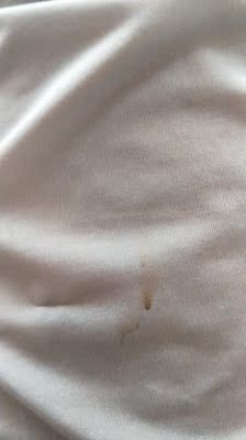 服务态度很不好,连内裤的质量都不怎么样,买了两条,一条就是这个样子的,都是别人穿过的,心疼我的钱,鄙视你们的信誉 服务态度很不好,连内裤的质量都不怎么样,买了两条,一条就是这个样子的,都是别人穿过的,心疼我的钱,鄙视你们的信誉