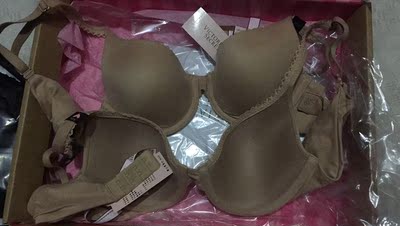 买到过最满意的文胸，舒服服帖不空杯，适合小胸！
