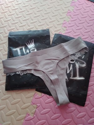 春有百花秋有月 夏有凉风冬有雪 若无闲事挂心头 便是人间好时节 ,看起来质量不错,手感很好 春有百花秋有月 夏有凉风冬有雪 若无闲事挂心头 便是人间好时节 ,看起来质量不错,手感很好