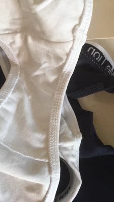 再华丽的包装也掩盖不了做工的粗糙，真是对不起这个外在包装呀。更对不起这个价钱   ，上当了。此生再不回头了。如此差的产品内涵做工真是不敢恭维。