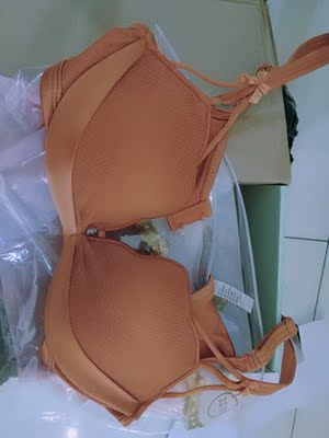 一直都在这家买内衣 之前买了两套 穿着聚拢效果特别好 这又买了一件 还把链接推荐给闺蜜群了 喜欢的宝宝快下手吧 聚拢而不是性感😍😍 一直都在这家买内衣 之前买了两套 穿着聚拢效果特别好 这又买了一件 还把链接推荐给闺蜜群了 喜欢的宝宝快下手吧 聚拢而不是性感😍😍