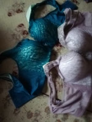 内衣带弹性很好，没有色差，很透气还有蕾丝花边