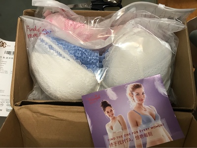 內衣物料超級舒服！包裝很好，顏色也很正！洗了不掉色～～已經回購其他款式了！看其他評語這個款式有點偏大，我就大概預算買小碼一點，恰好～不錯！