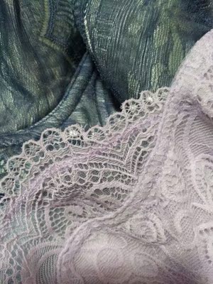 东西好不好比就知道，同样的价钱，一个是实体店买的，大家看看吧？