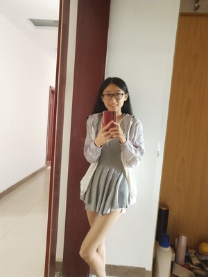 感觉应该买个带袖子的,我肩宽点,不带袖子显得好壮啊 感觉应该买个带袖子的,我肩宽点,不带袖子显得好壮啊