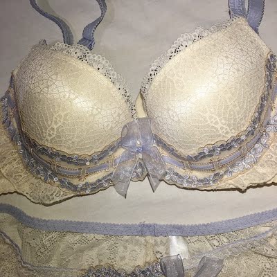 第一次买非常喜欢,非常少女心,特别是内裤穿起来很舒服,收藏了会回购的!掌柜多上点新品!! 第一次买非常喜欢,非常少女心,特别是内裤穿起来很舒服,收藏了会回购的!掌柜多上点新品!!