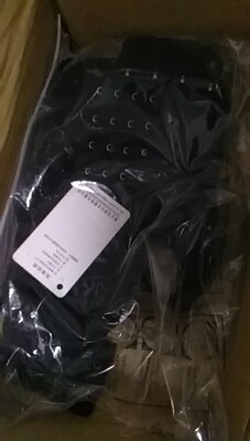 亲戚介绍买的，据说很不错，亲戚一直穿的这家文胸，都不买别家了，所以说我也想买来试试，准备洗完澡穿身上，文胸是我喜欢的超薄款没有海绵的，摸着很舒服