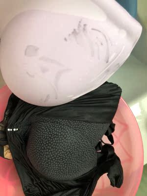 把退回去的货又发给我,害得我又退回去,多花一次运费。穿之前洗了一下,黑色这款掉色太厉害了。把一起洗的文胸和短裤都染色了…… 把退回去的货又发给我,害得我又退回去,多花一次运费。穿之前洗了一下,黑色这款掉色太厉害了。把一起洗的文胸和短裤都染色了……