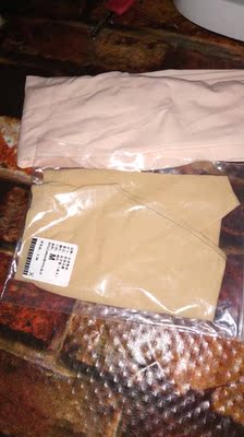 颜色挺正的,质量摸着都还行 颜色挺正的,质量摸着都还行