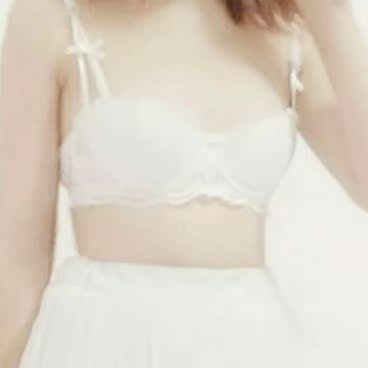 我觉得这个内衣超级好看,然后我买的是有钢圈的那个,然后我觉得有钢圈比较,嗯,问着有点疼,然后我下次要买无钢圈的,不光圈拒了,我觉得这个内衣特别好看,特别小清新,然后配了一张自己的图,然后我推荐大家购买,但是可以不要买有钢圈的,然后这个特别适合胸小的人穿起来也特别好看。我强力推荐大家购买,客服也比较好,然后我非常喜欢我下次会回购的。 我觉得这个内衣超级好看,然后我买的是有钢圈的那个,然后我觉得有钢圈比较,嗯,问着有点疼,然后我下次要买无钢圈的,不光圈拒了,我觉得这个内衣特别好看,特别小清新,然后配了一张自己的图,然后我推荐大家购买,但是可以不要买有钢圈的,然后这个特别适合胸小的人穿起来也特别好看。我强力推荐大家购买,客服也比较好,然后我非常喜欢我下次会回购的。