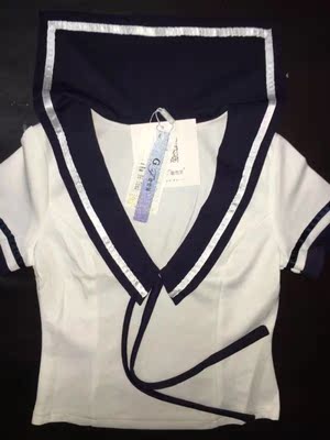 衣服质量很好，颜色好看。面料很舒服。美美哒