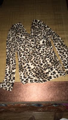 衣服手感还可以，穿上有女人味！喜歡！