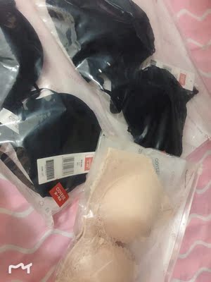 内衣穿着好舒服 聚拢效果还可以 快递好快 好评呀