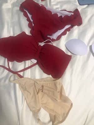 挺好的,质量不错,还送了内裤和内衬,这个价位值了,期待穿上它美美的拍照的结果了,嘻嘻 挺好的,质量不错,还送了内裤和内衬,这个价位值了,期待穿上它美美的拍照的结果了,嘻嘻