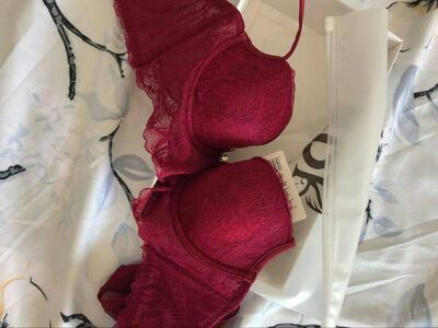 快递挺快，衣服还可以！