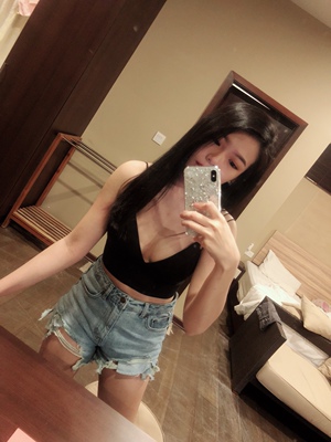 质量款式超好 157cm 49kg m size其实腰围是松了一寸 高腰裤还是紧的才好看～