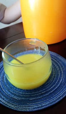 种草后过来买的，目前吃第二瓶了，感觉效果还是有的，胃不酸了，口感也不错，本身带点点甜味，如果用开水泡感觉还是有点淡，和果汁搅拌更香甜一些。喝这个养胃一点也不枯燥，挺方便的