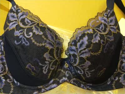 第一次网上买曼妮芬，做工和面料真是没话说，这款是看别人评价图片买的，穿起来很舒服颜色漂亮，买了一堆没有失望，满意好评