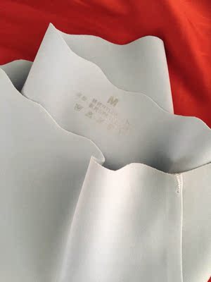 质量特别好 不是一般无痕那样质感,后面还有特别设计全包臀,很人性化,很满意。 质量特别好 不是一般无痕那样质感,后面还有特别设计全包臀,很人性化,很满意。