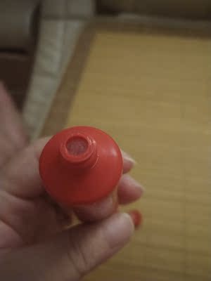 宝贝用了两天来了，效果很好，身上长湿疹了擦了这个好多了，宝宝被蚊子咬了擦了这个也不痒了了，晚上我也拿来当唇膏用。真不愧是万能膏！