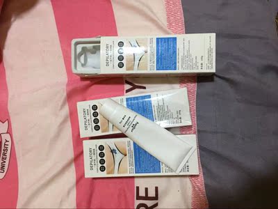 我的皮肤属于敏感肤质，所以一般都不怎么敢用这类脱毛产品的，看了很多评价说没有刺激效 果又还不错，就抱着试试的态度了，使用后，觉得真如评价所说的，脱毛温和不刺激，还脱得 挺干净，现在毛发都还没长出来哒，这是要绝毛的效果哇，真是大爱呀！效果真的很好 ，产品 很温和的，毕竟是私密部位的，所以这款产品挺适合的