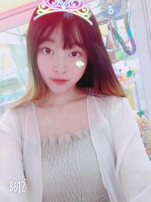 真的很不错的 ，完全没有痕迹 ，很服帖。超级聚拢，硅胶摸着也很舒服。没有掉，粘度好强特此推荐 准备过几天出去旅游接着穿。触感也很舒服，没有异味，材质很赞！比那种普通的效果好太多了！超值了。实在是太贴心了，好棒！这种产品真心好，以后有需要必须回购啊，太值了