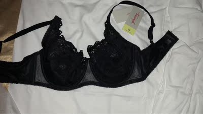 质量还行，特别薄，就是上托功能一般般&hellip;&hellip;之后的字就不用看了，我是为了满50还是八十个字评论才打上去的，反正我也不知道什么意思。能看到最后的也是真心谢谢