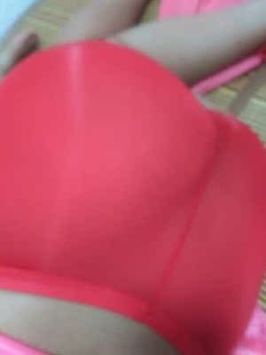 短裤若隐若现开裆很方便，直接就能进入，爽的不行