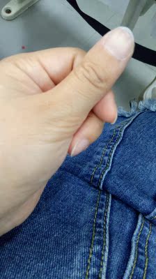 指甲也被染成黑色&hellip;&hellip;