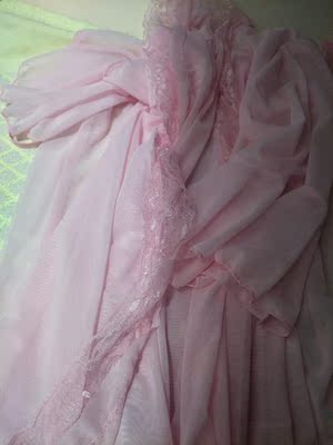 宝贝很漂亮，很性感，面料很舒服。值得推荐