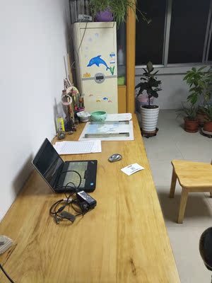 卖家发货快,物流给力,质量也是杠杠的哦,确定实木的,不是颗粒压缩板的,尺寸非常到位,便宜实用美观。 卖家发货快,物流给力,质量也是杠杠的哦,确定实木的,不是颗粒压缩板的,尺寸非常到位,便宜实用美观。